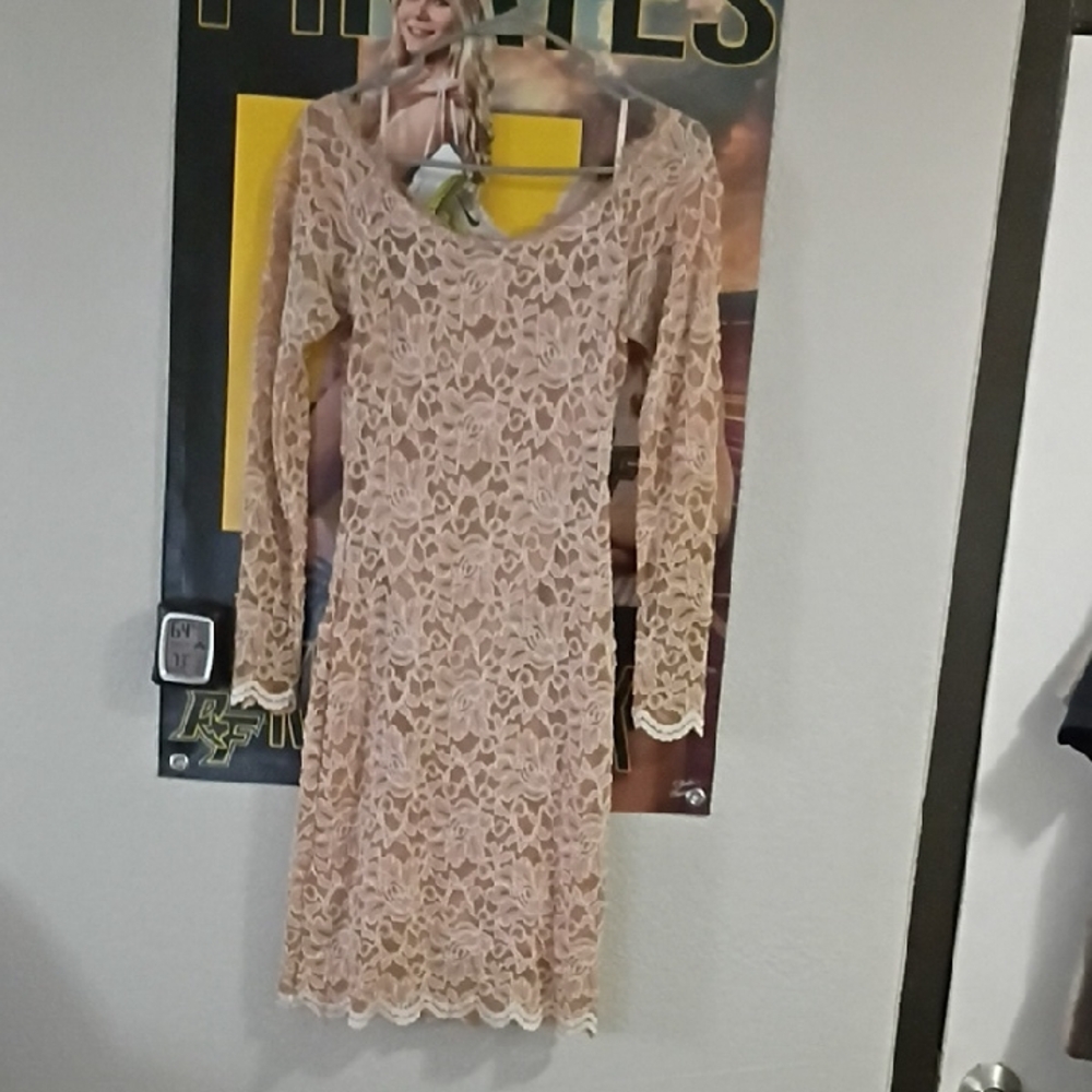 Jump Cream Lace Long Sleeve Dress